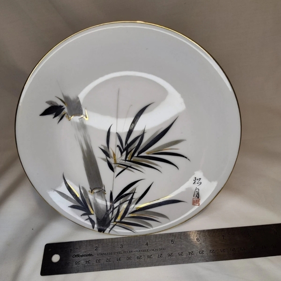 Set Of Eight Vintage Japanese Arita Porcelain Dessert Plates With Platinum Rims - Picture 3 of 4